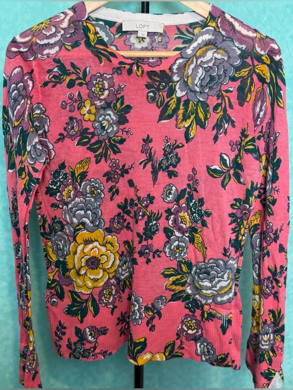 🌸✨Vintage LOFT Pink Floral Long Sleeve Sweater